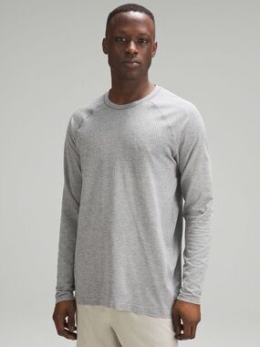 Lululemon Men’s Metal Vent Long Sleeve size large